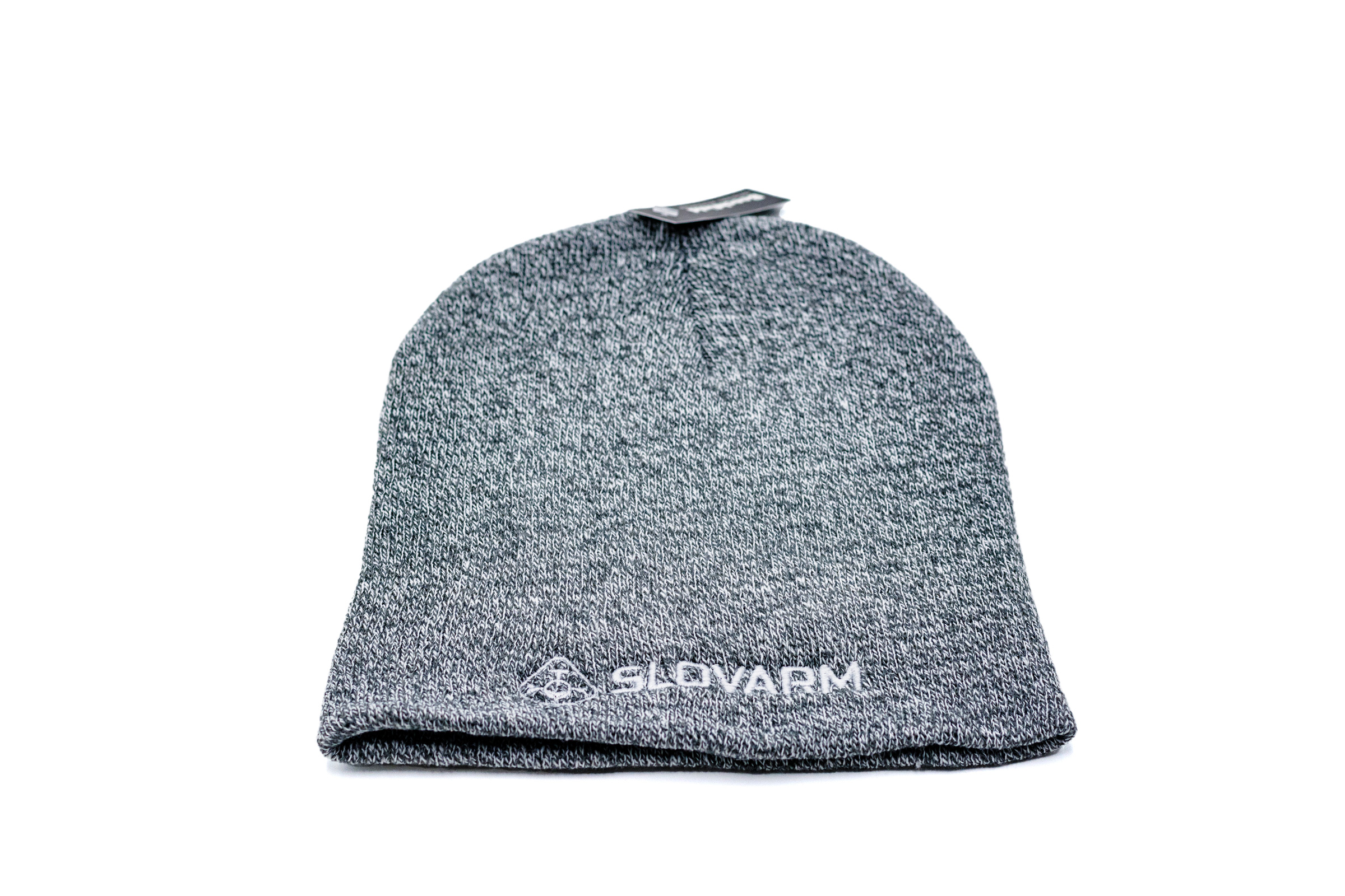 čiapka s vyšitým logom slovarm