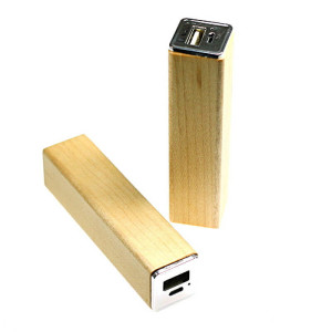 POWER BANK MIT HOLZGEHÄUSE (EXTERNES LADEGERÄT) - Reklamnepredmety