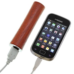 POWER BANK MIT HOLZGEHÄUSE (EXTERNES LADEGERÄT) - Reklamnepredmety