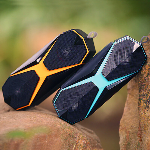 MULTIFUNKTIONALER WASSERFESTER BLUETOOTH-LAUTSPRECHER MIT ULTRASCHALL-MÜCKENABWEISER