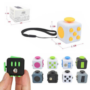FIDGET CUBE - ANTISTRESS- UND ENTSPANNUNGSHILFSMITTEL - WÜRFEL - Reklamnepredmety