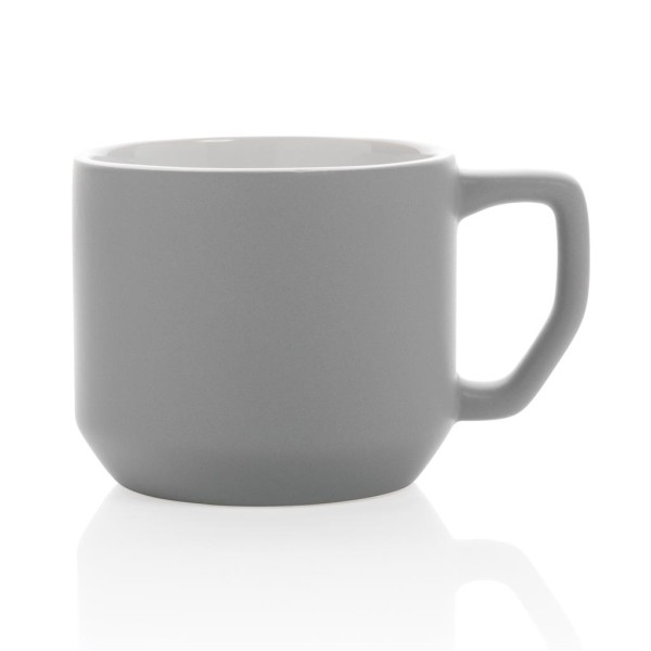Moderne Keramiktasse, grün