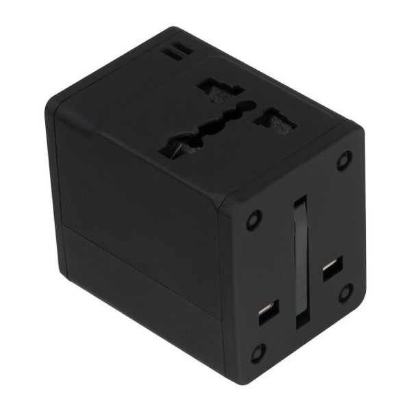 Reiseadapter im Koffer