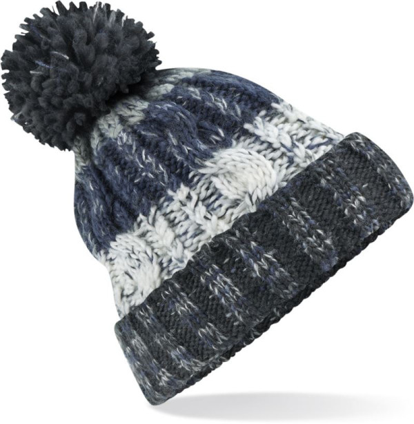 Gestrickte Mütze mit Korkenzieherbommel