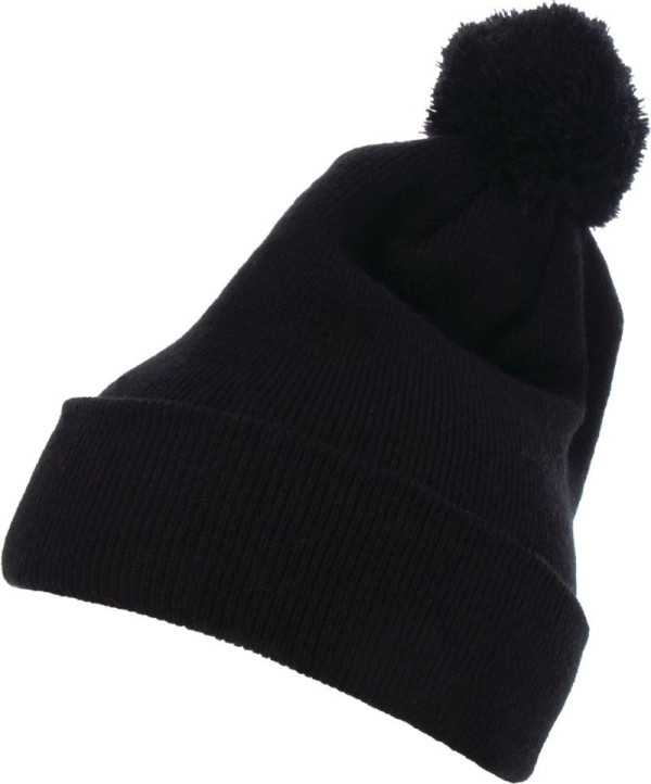 Strickmütze mit Bommel
