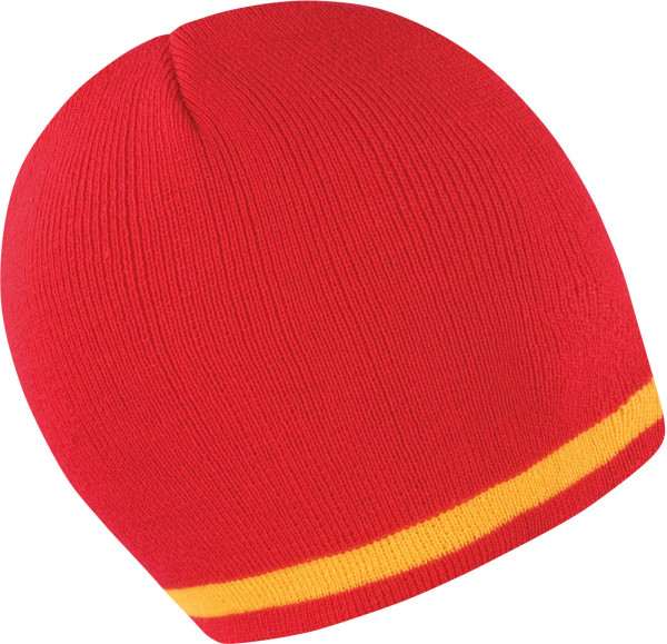Strickmütze mit Kontraststreifen