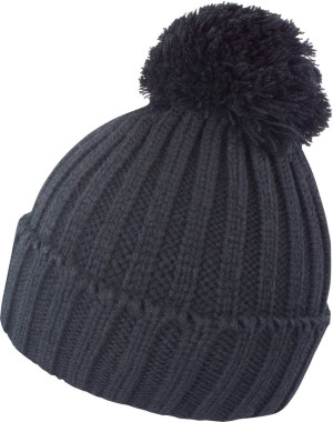 Strickmütze mit Pompon