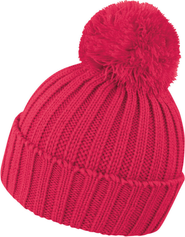 Strickmütze mit Pompon